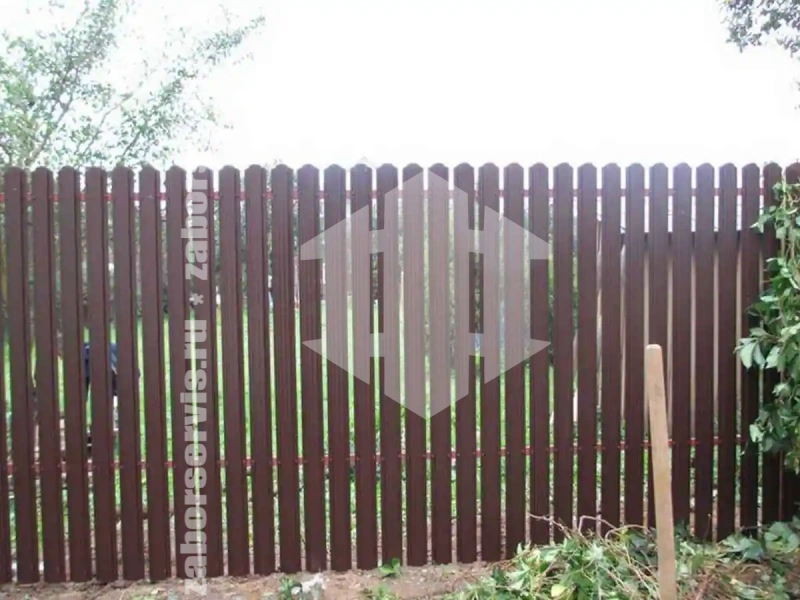 Забор из металлического штакетника 97 метров