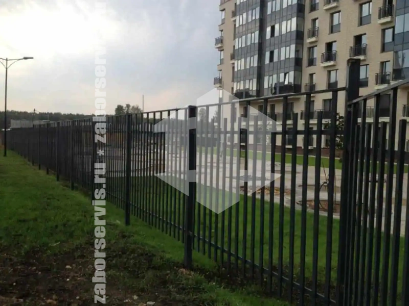 Металлический секционный профильный забор 110 метров