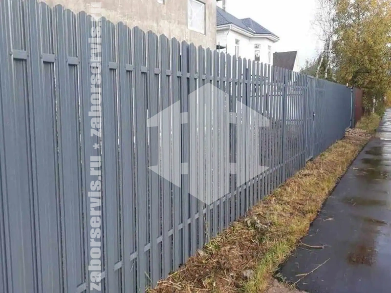 Забор из металлического штакетника оцинкованный 80 метров