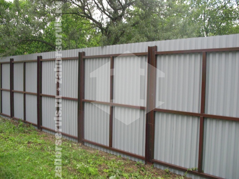 Забор из профнастила с забивными столбами 34 метра