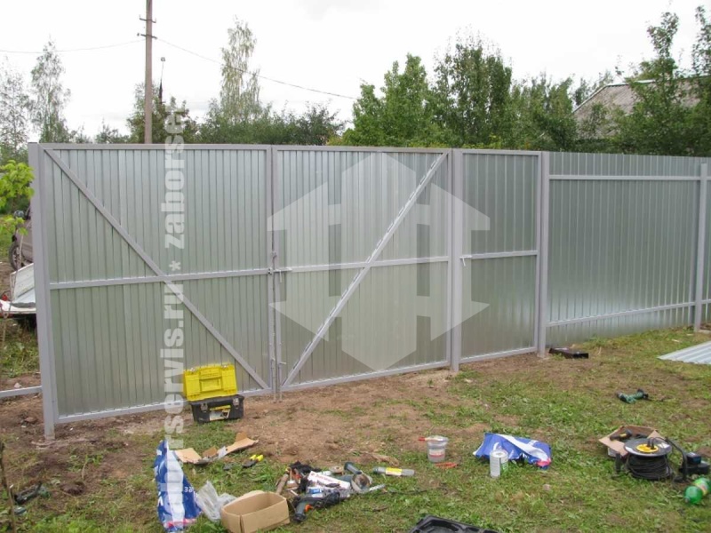 Забор из профнастила оцинкованный 49 метров