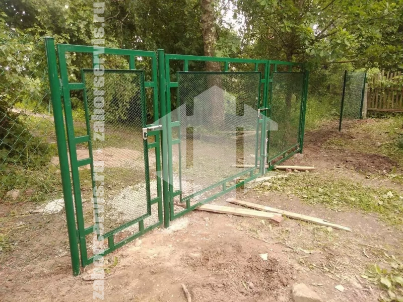 Забор из сетки рабицы в натяг с протяжкой арматуры 20 метров